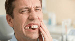 לוקס דנטל גרופ | האם שתל יכול להרקיב? מה זה "פרי-אימפלנטיטיס" (דלקת סביב שתל)? האם שתל יכול להתפרק או להרקיב?