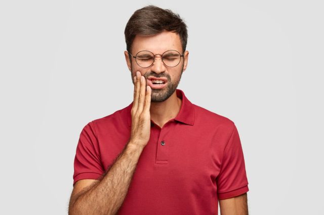 תופעות לוואי השתלת שיניים – לוקס דנטל מה תופעות הלוואי של השתלת שיניים