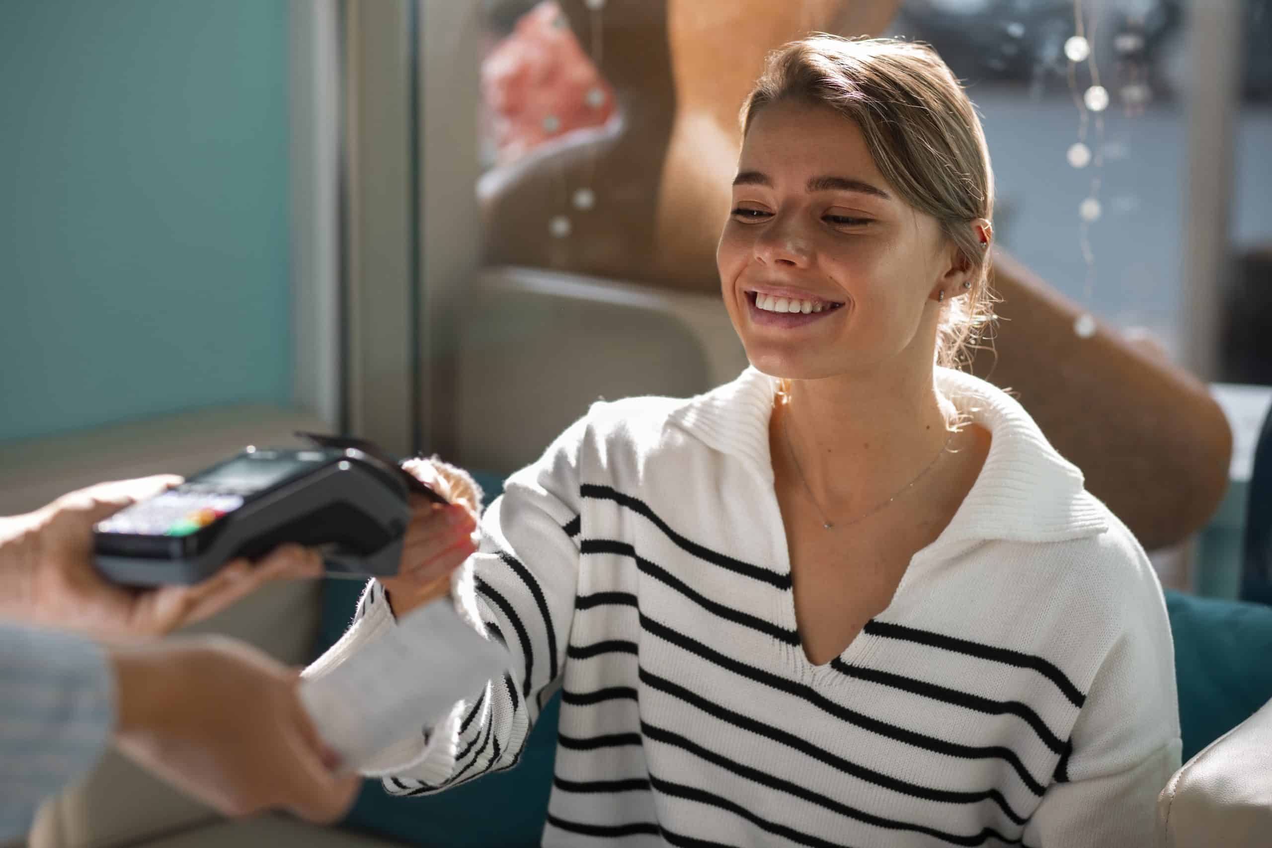 כמה עולה שתלים לשיניים